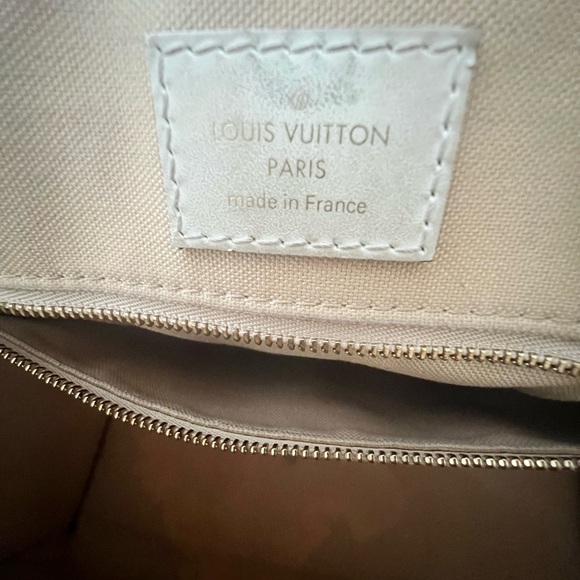 Louis Vuitton Onthego GM Giant Monogram tote bag, green/white/tan - Picture 7 of 15